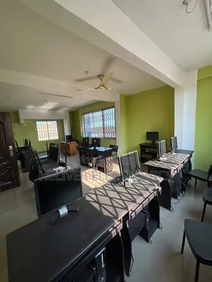 13bdrm Maisonette in Sakumono for sale