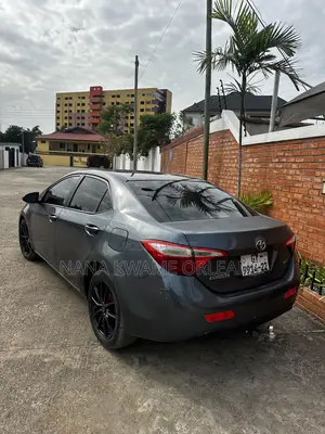 Toyota Corolla LE 4dr Sedan (1.8L 4cyl CVT) 2015 Gray