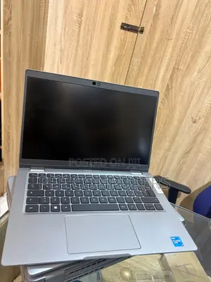 Laptop Dell Latitude 5320 16GB Intel Core i5 SSD 256GB