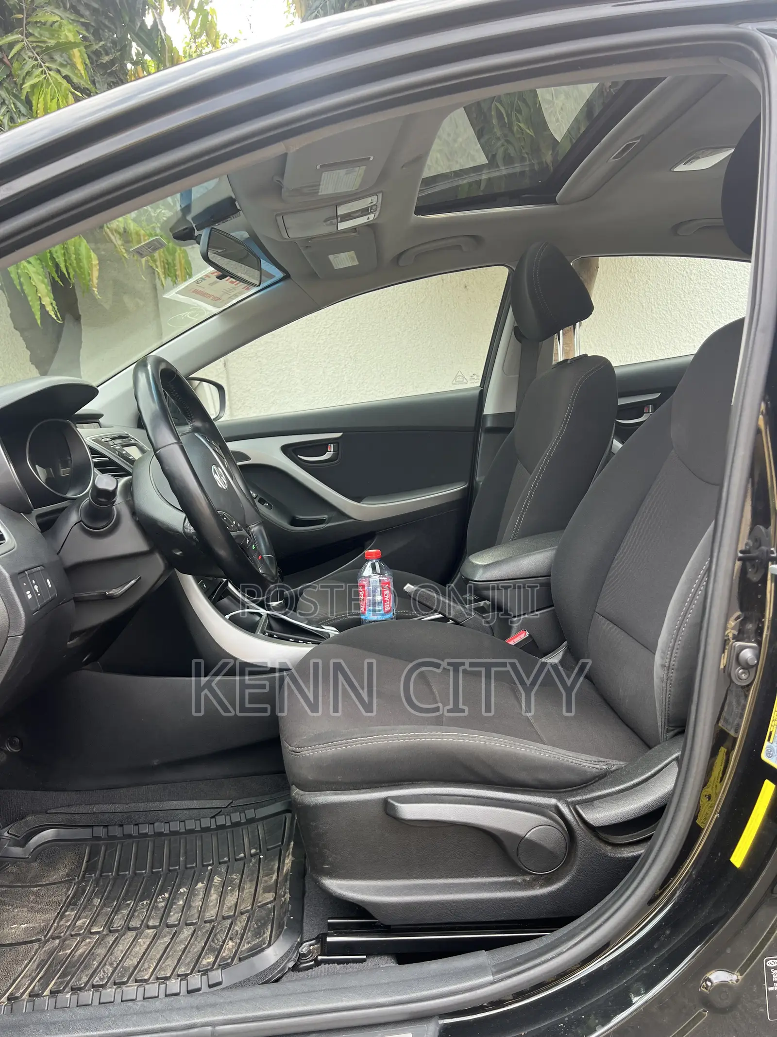 Hyundai Elantra SE Sedan FWD (1.8L 4cyl 6A) 2016 Black