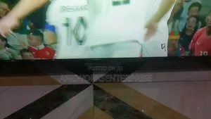 Hikers 43" Smart TV Slightly Used