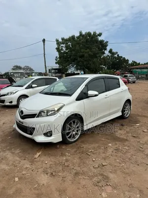 Toyota Vitz 2013 Gray