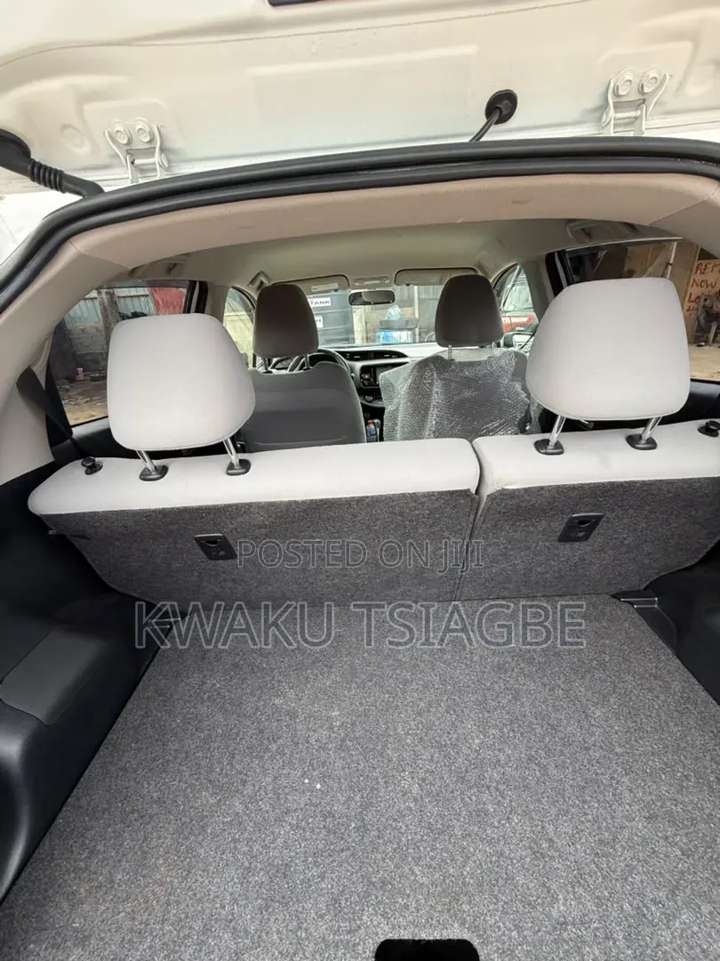 Toyota Vitz 2013 Gray