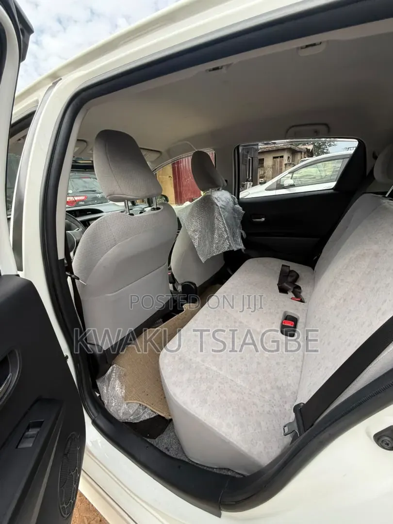 Toyota Vitz 2013 Gray