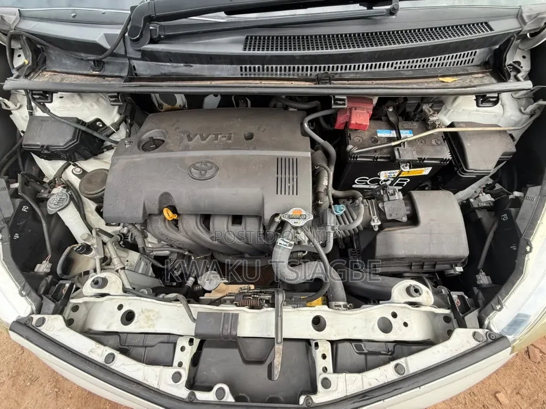 Toyota Vitz 2013 Gray