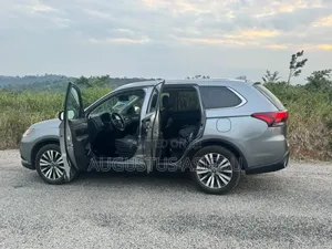 Mitsubishi Outlander 2020 Gray