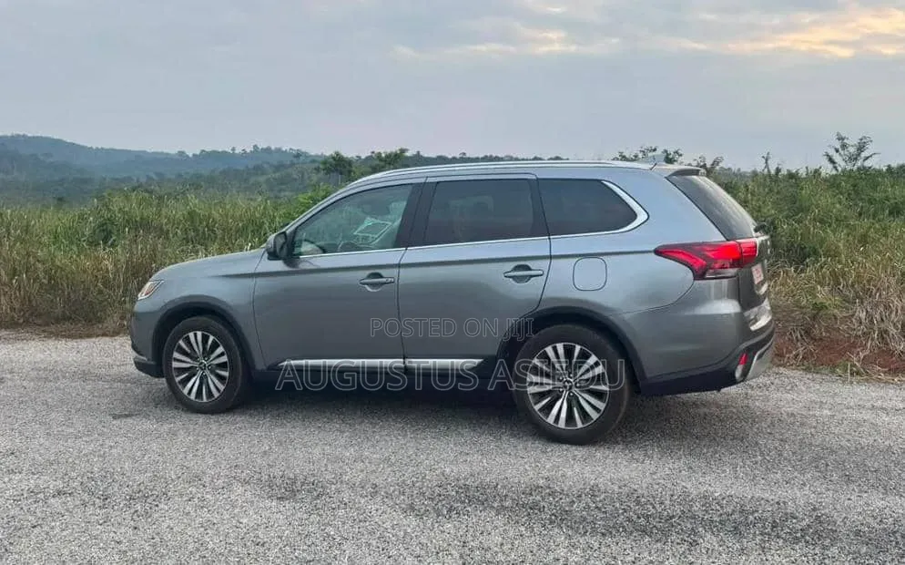 Mitsubishi Outlander 2020 Gray