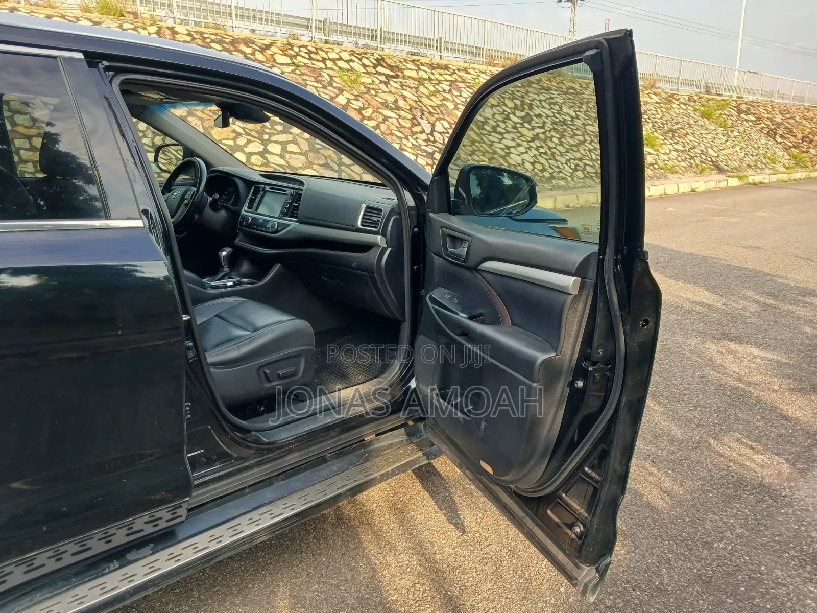 Toyota Highlander XLE 4x2 V6 (3.5L 6cyl 8A) 2018 Black