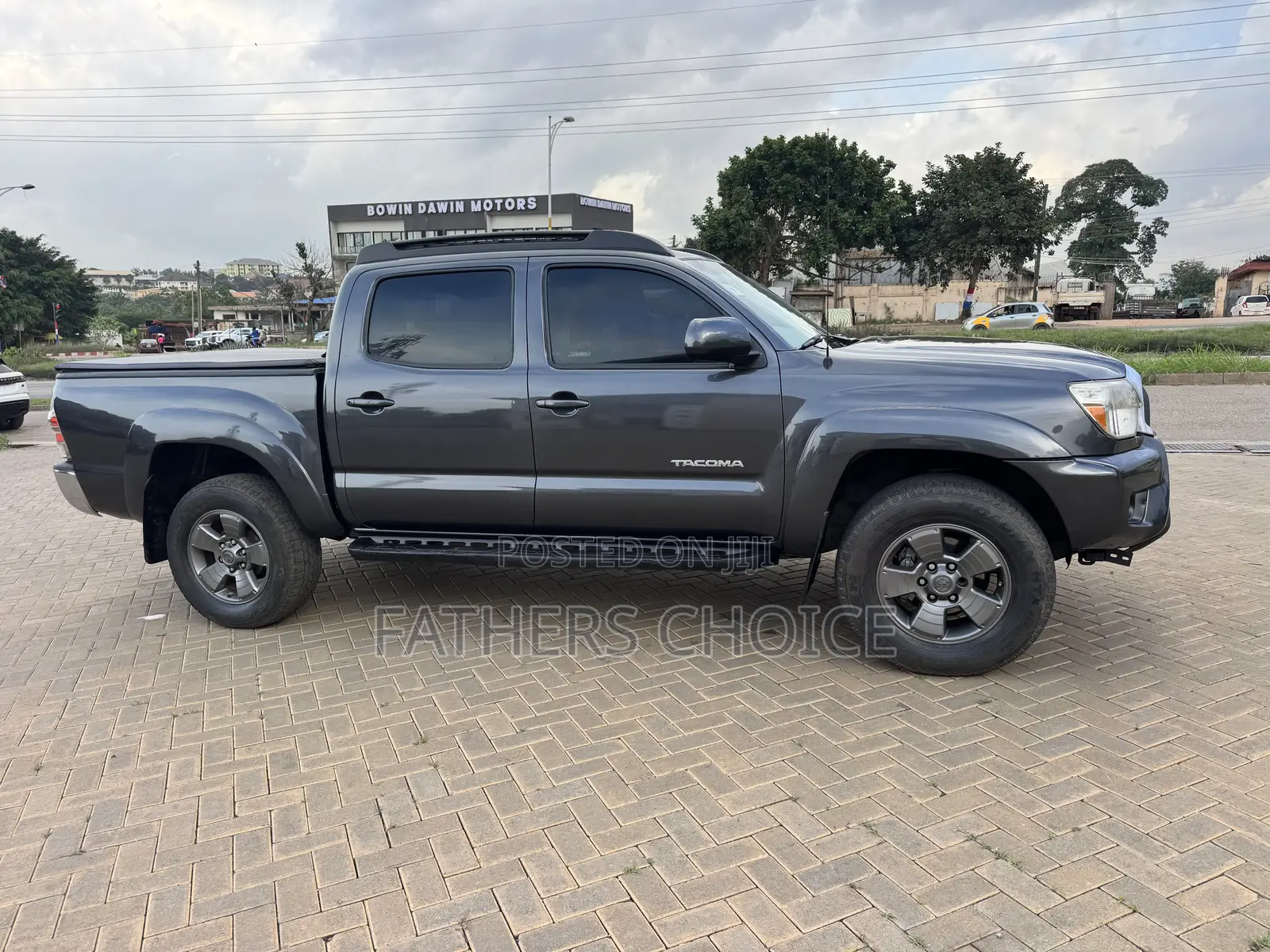 Toyota Tacoma Double Cab 4x4 4.0L V6 5-Speed Automatic 2013 Gray