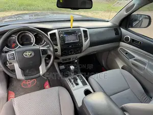 Toyota Tacoma Double Cab 4x4 4.0L V6 5-Speed Automatic 2013 Gray