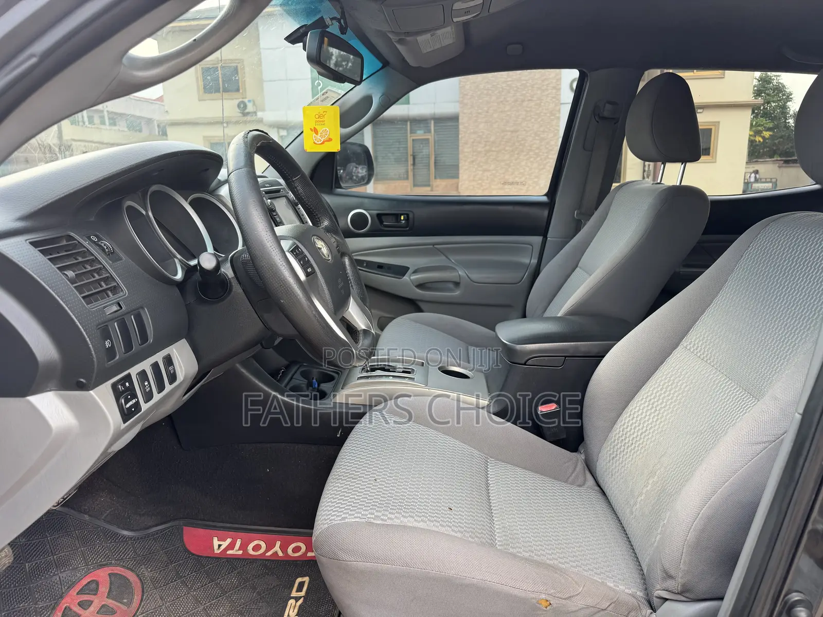 Toyota Tacoma Double Cab 4x4 4.0L V6 5-Speed Automatic 2013 Gray