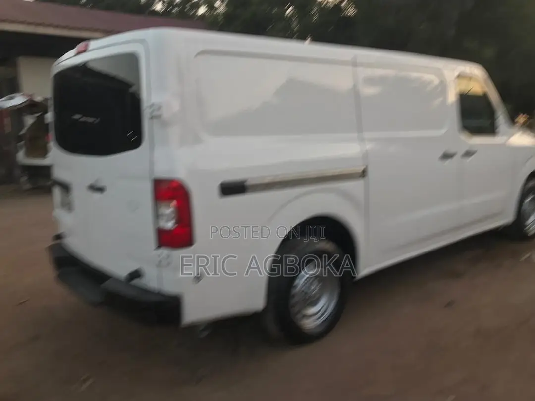 Nissan Caravan (Urvan) 2014 White