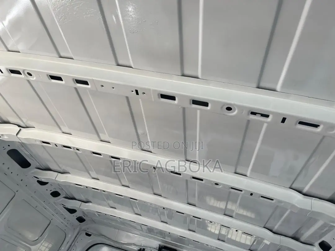 Nissan Caravan (Urvan) 2014 White