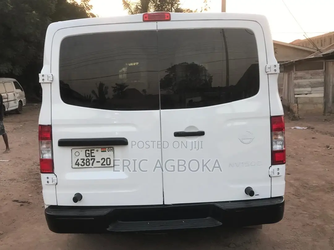 Nissan Caravan (Urvan) 2014 White