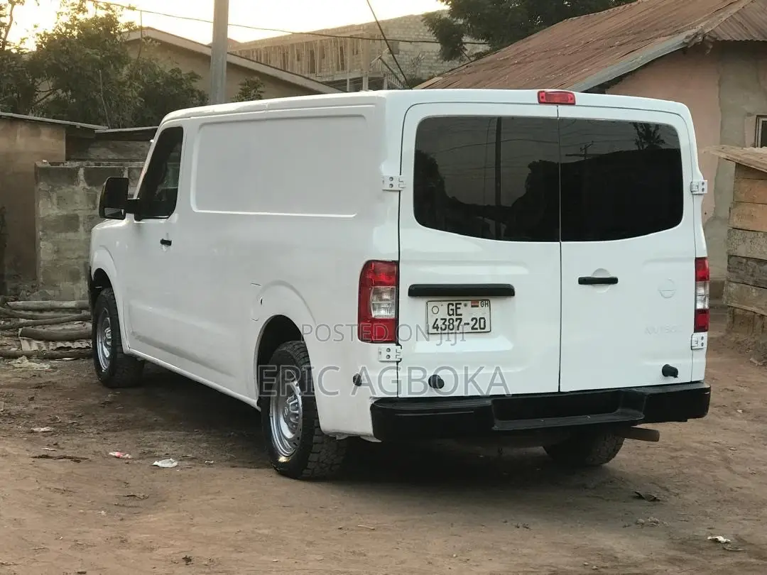 Nissan Caravan (Urvan) 2014 White
