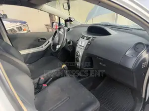 Toyota Yaris 1.3 VVT-i 2007 Gray
