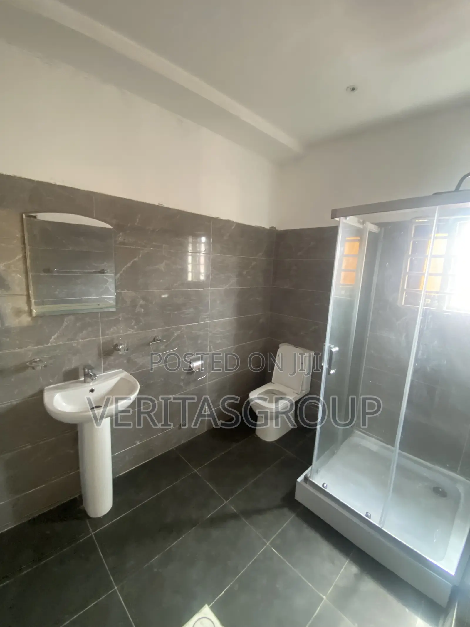 2bdrm Apartment in American House for rent