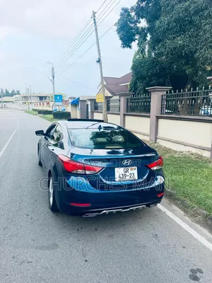Hyundai Elantra Limited Sedan FWD (1.8L 4cyl 6A) 2016 Blue