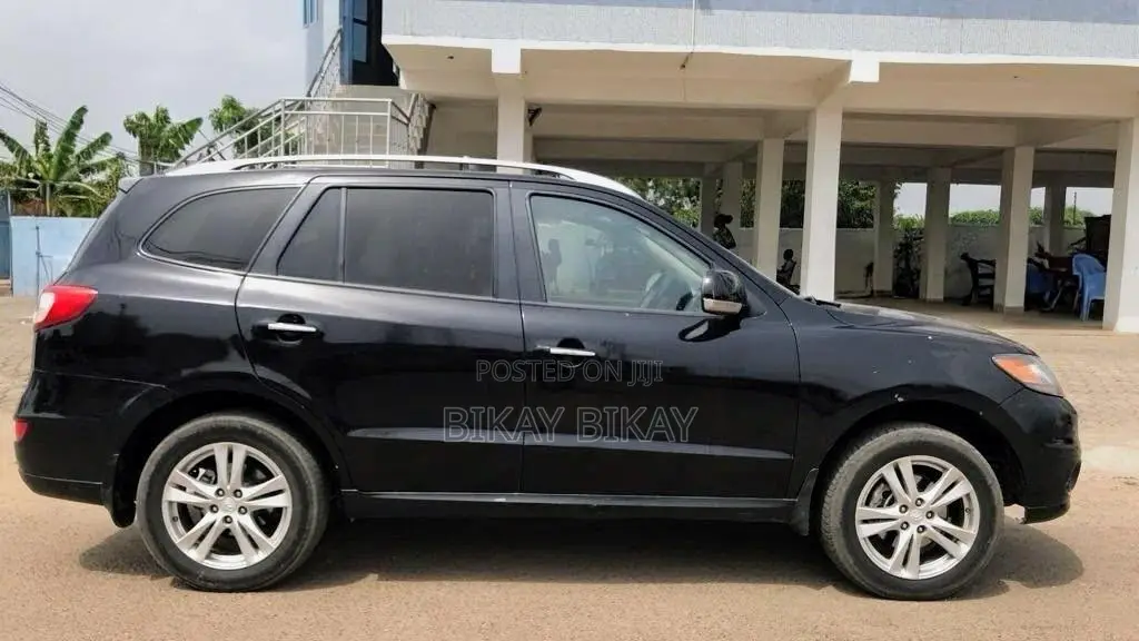 Hyundai Santa Fe 2010 Black