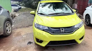 Honda Fit 2015 Yellow