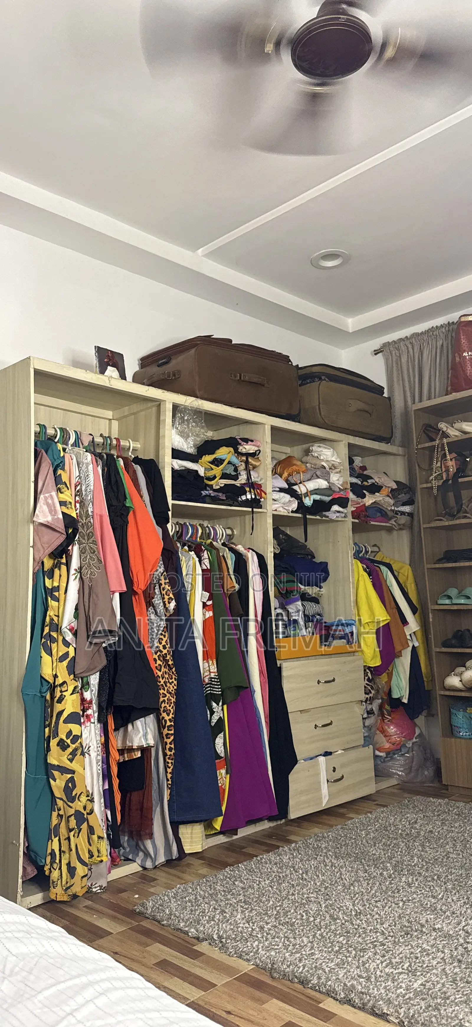 A 4 Part Spacious Wardrobe