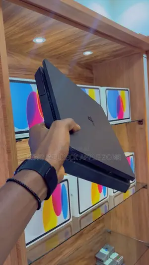PS4 Slim and PS4 Pro With Games Available
