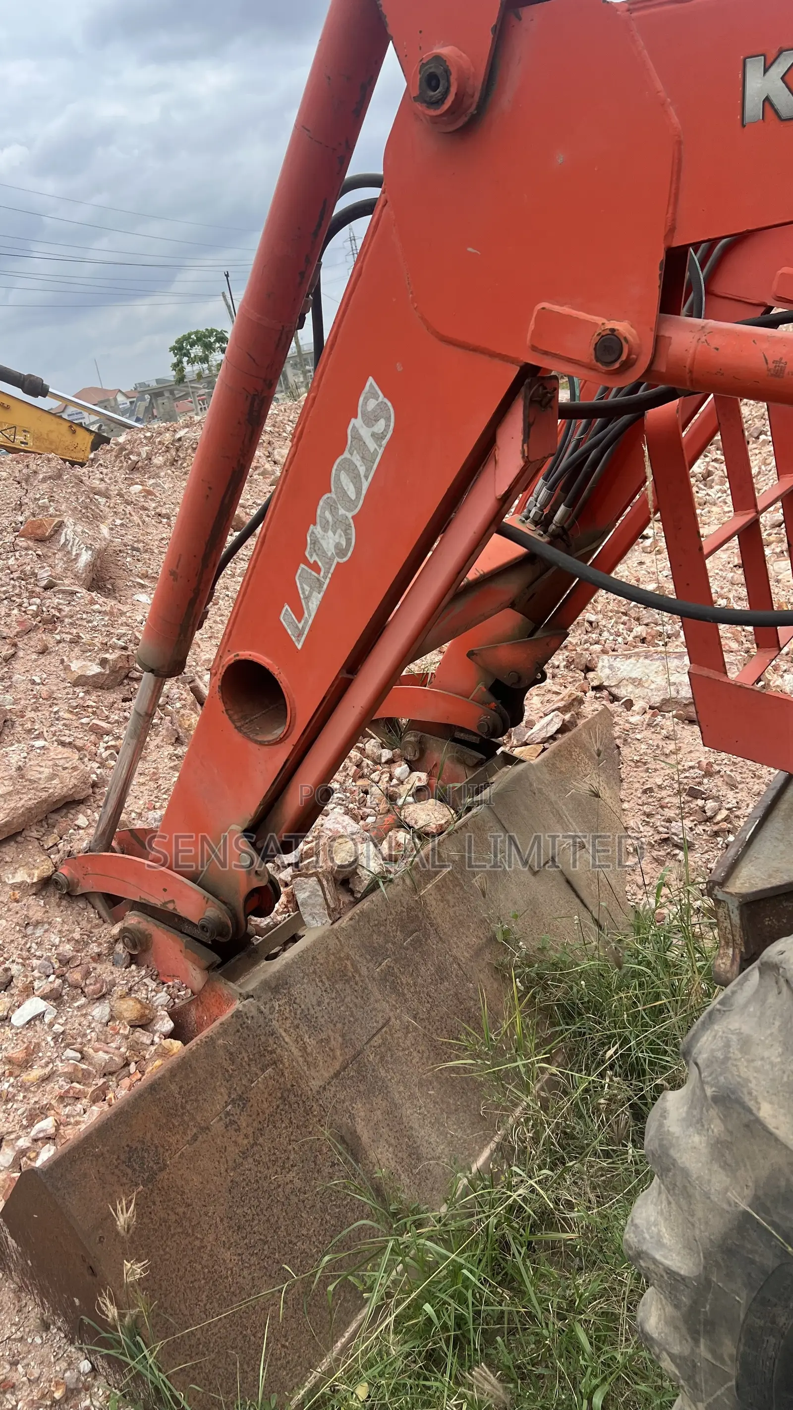 Kubota M105S 4WD Tractor With Front Loader and Wrench