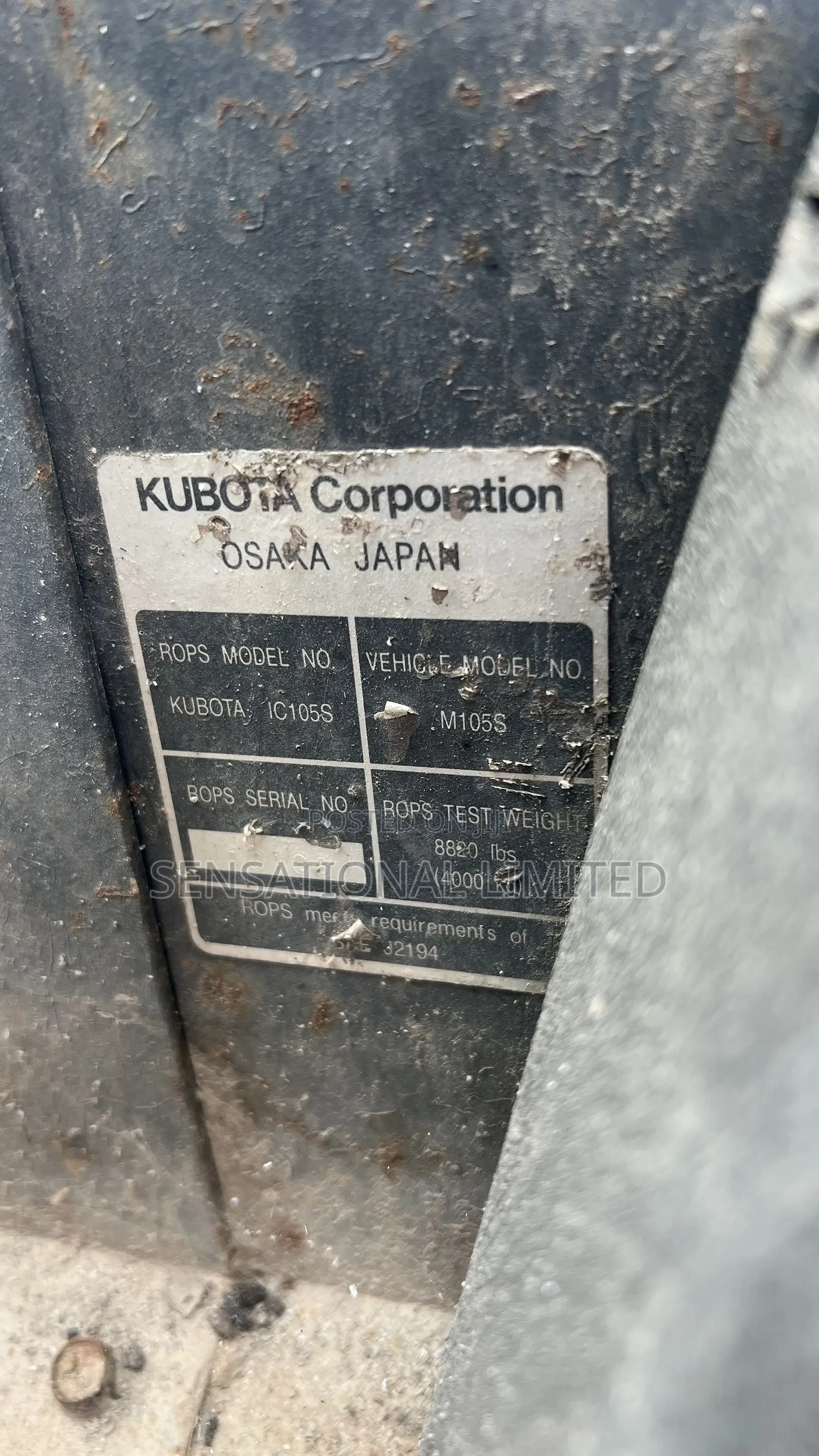 Kubota M105S 4WD Tractor With Front Loader and Wrench