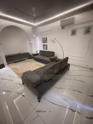 Executive Chamber & Hall Self Contain