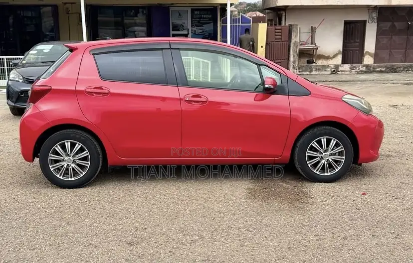 Toyota Vitz 2015 Red