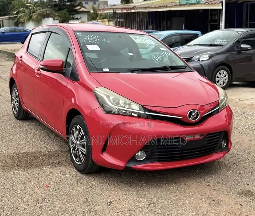 Toyota Vitz 2015 Red