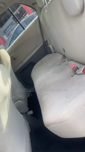 Toyota Vitz 2010 Ivory