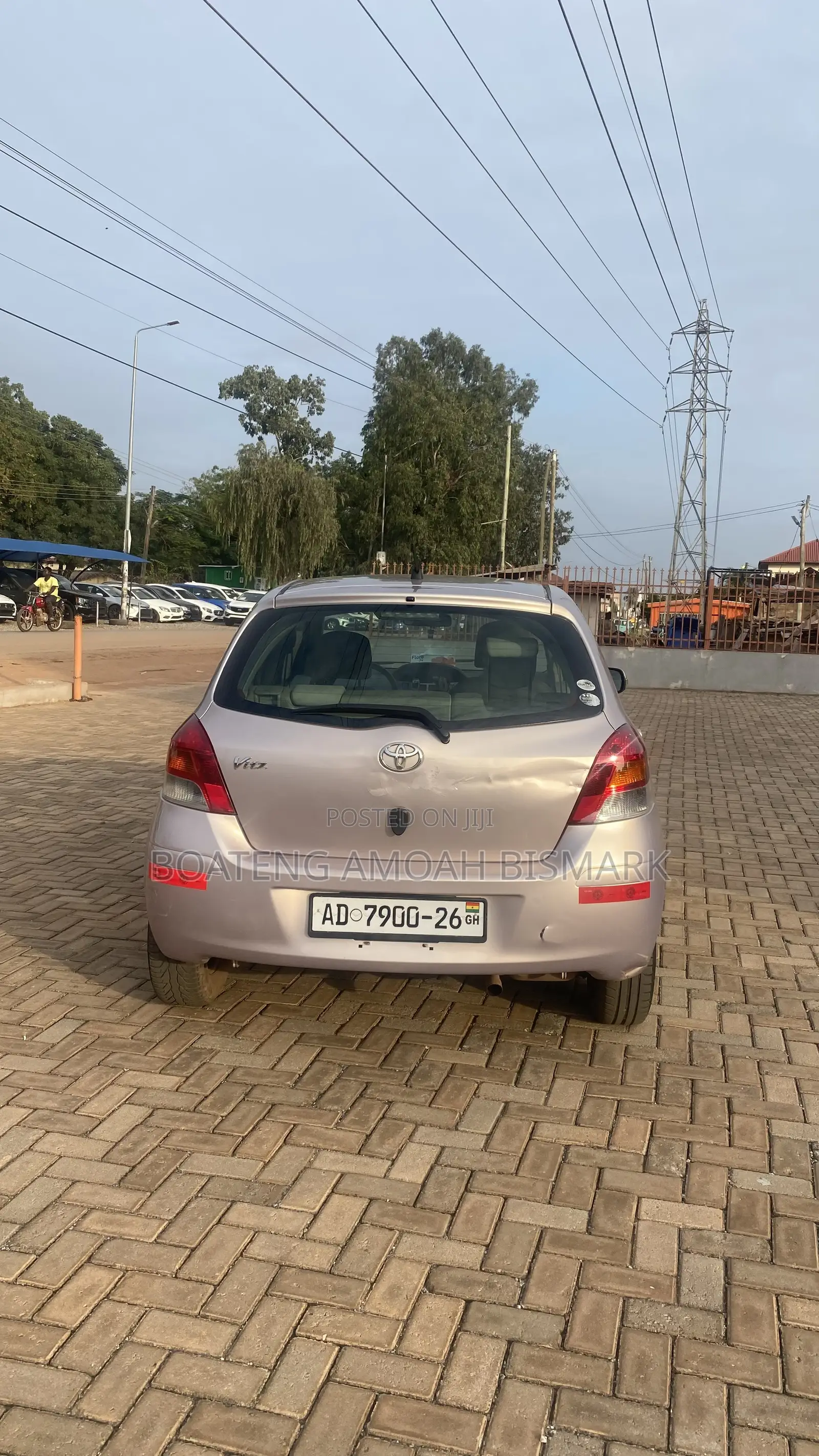 Toyota Vitz 2010 Ivory