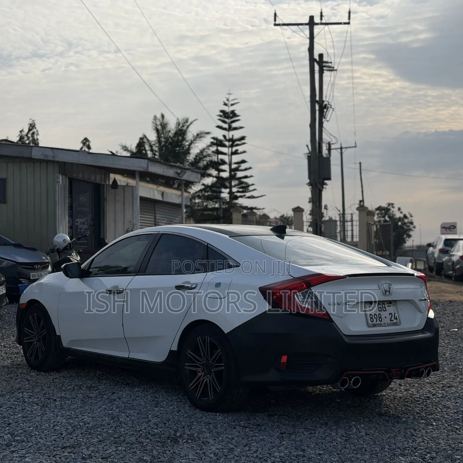 Honda Civic Touring 4dr Sedan (1.5L 4cyl) 2017 White