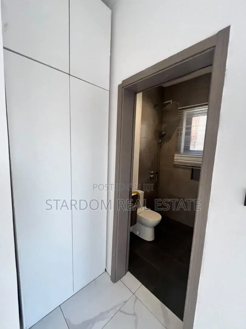 3bdrm Bungalow in Ashaley Botwe, School Junction for rent