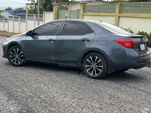 Toyota Corolla SE 4dr Sedan (1.8L 4cyl CVT) 2017 Gray