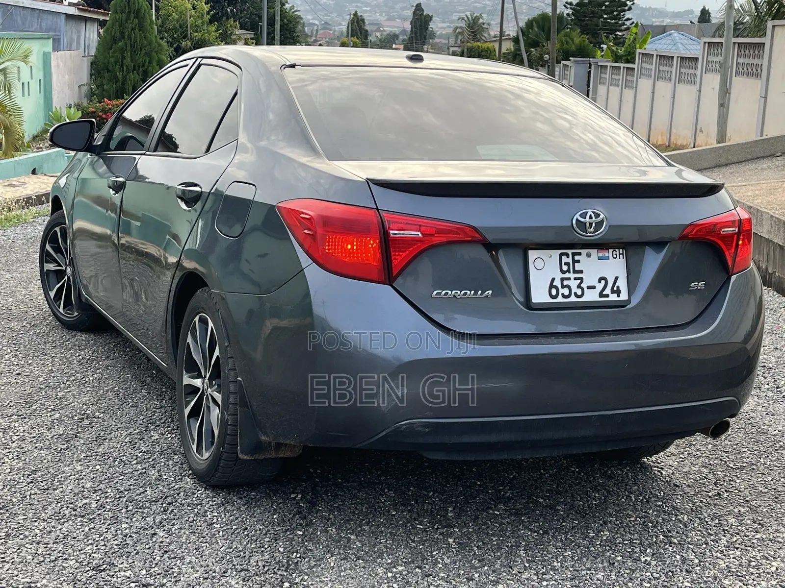 Toyota Corolla SE 4dr Sedan (1.8L 4cyl CVT) 2017 Gray