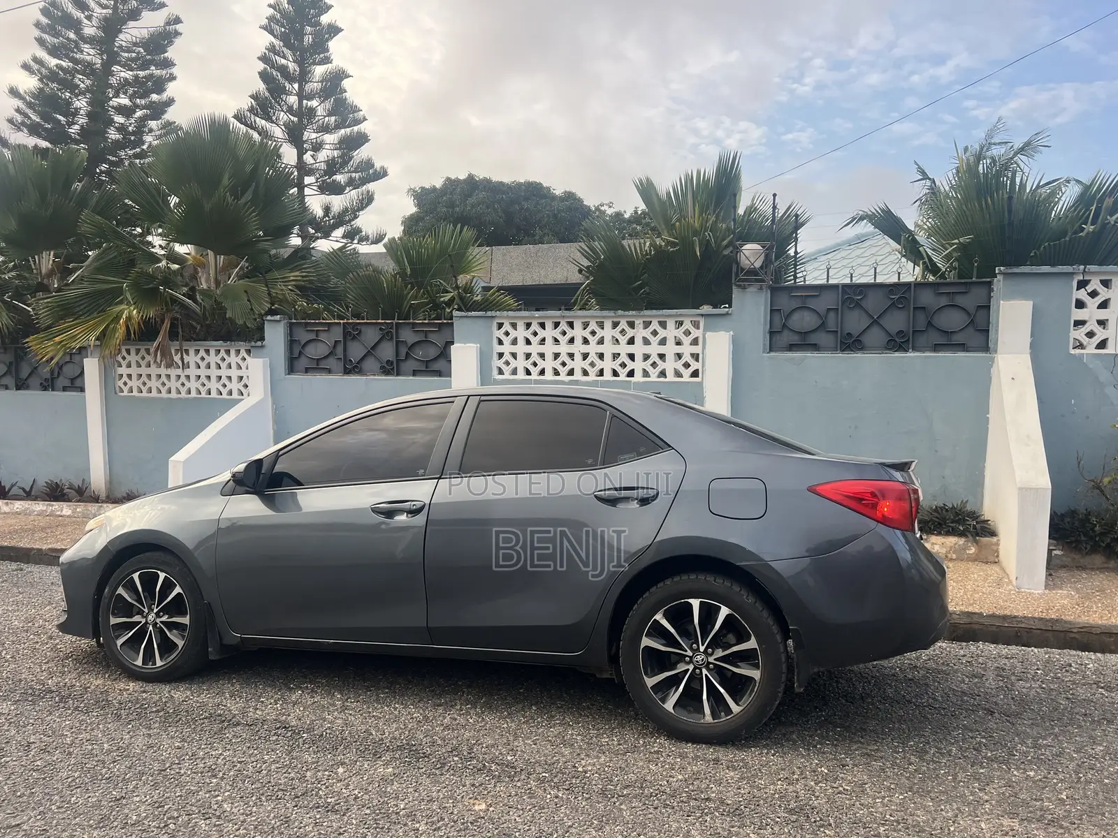 Toyota Corolla 2017 Gray
