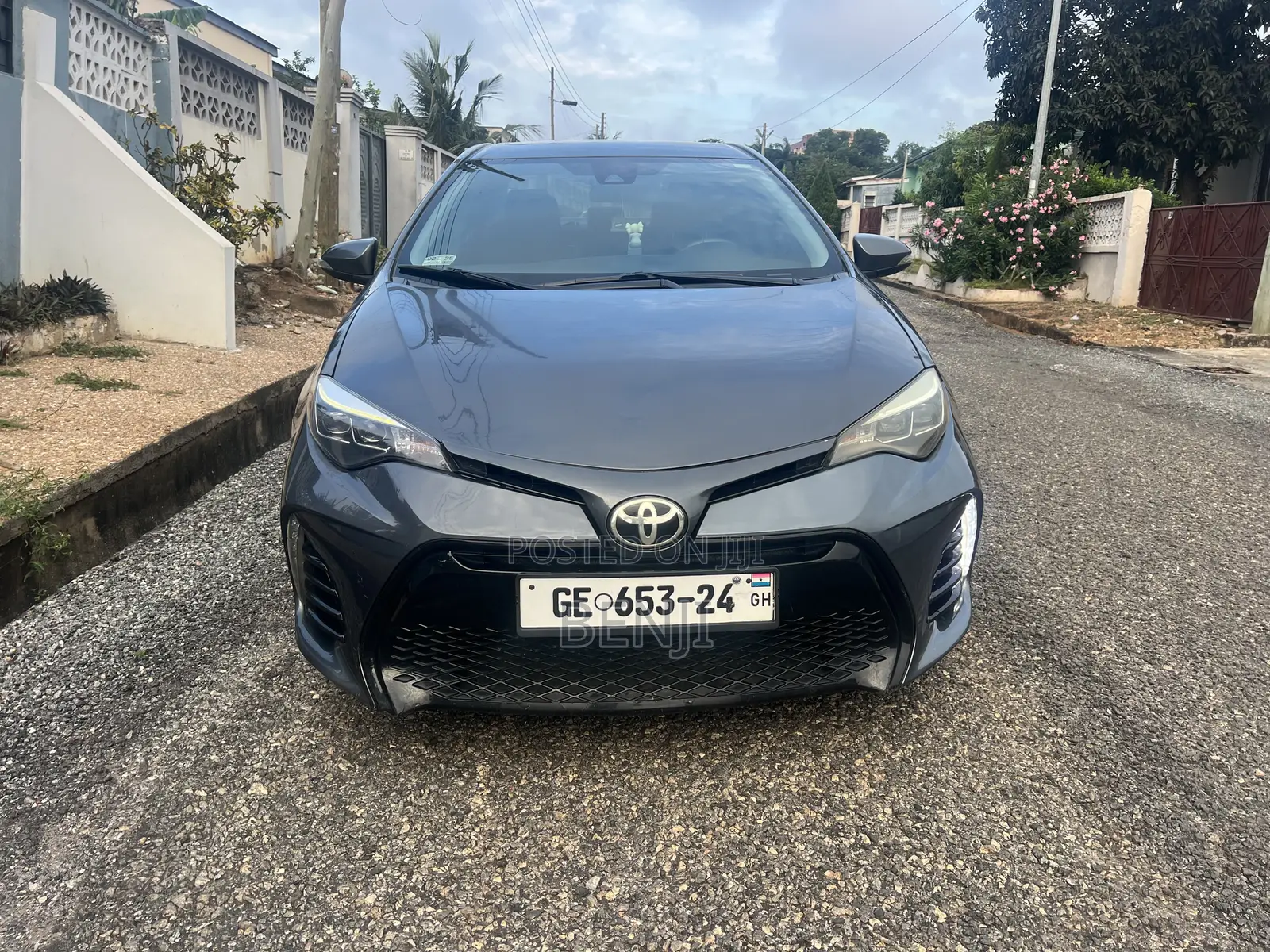 Toyota Corolla 2017 Gray