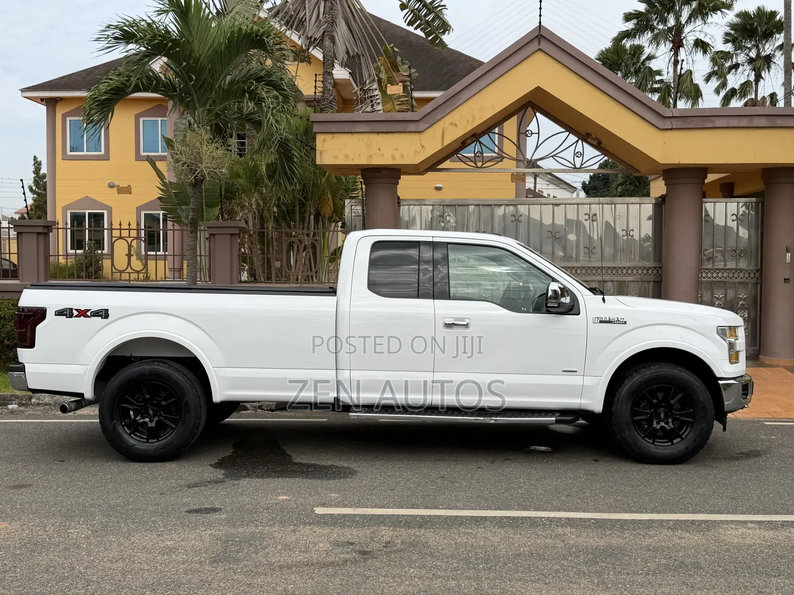 Ford F-150 Lariat 4x4 SuperCab Styleside 8 ft. box 163 in. WB 2017
