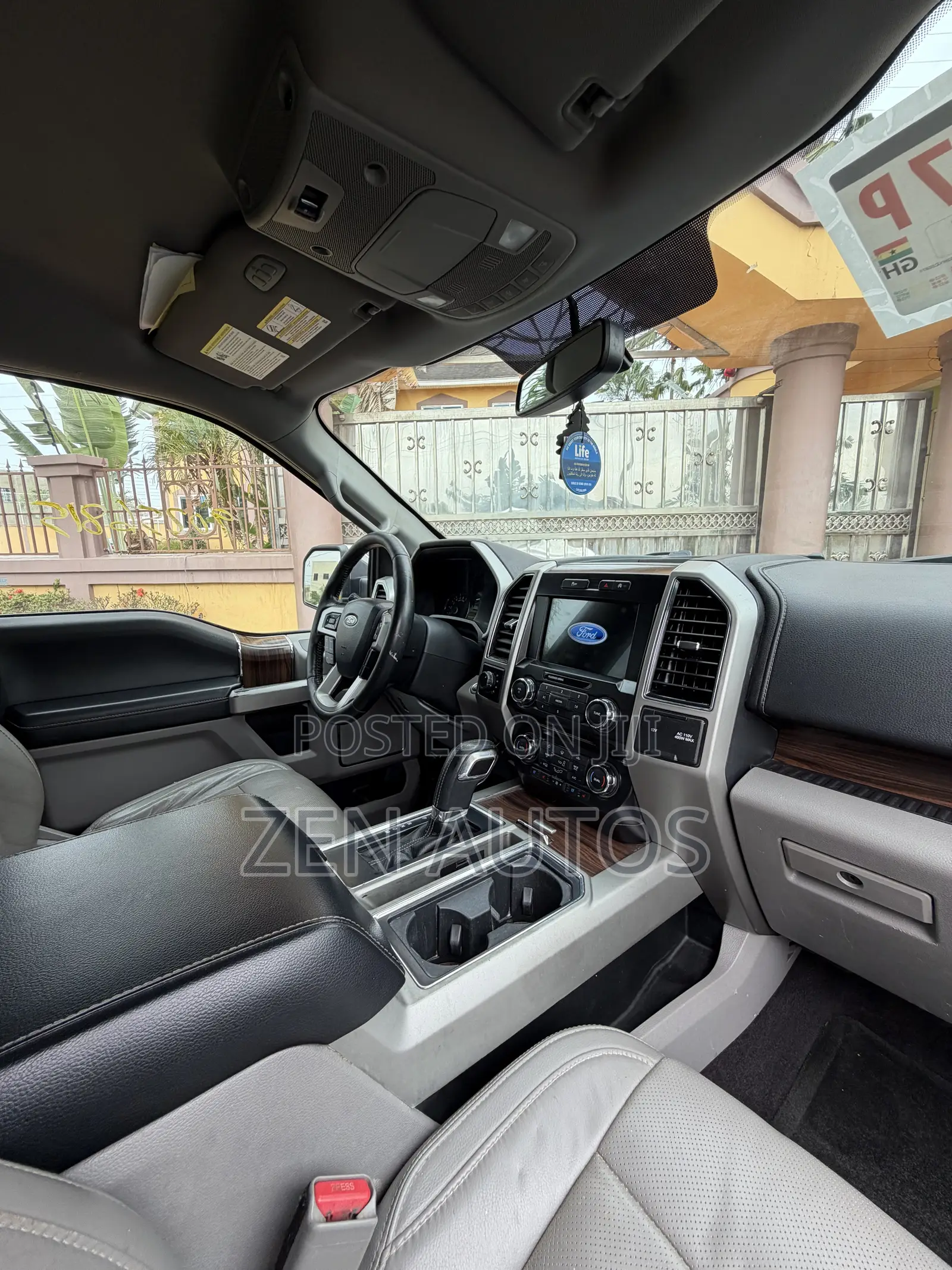 Ford F-150 Lariat 4x4 SuperCab Styleside 8 ft. box 163 in. WB 2017