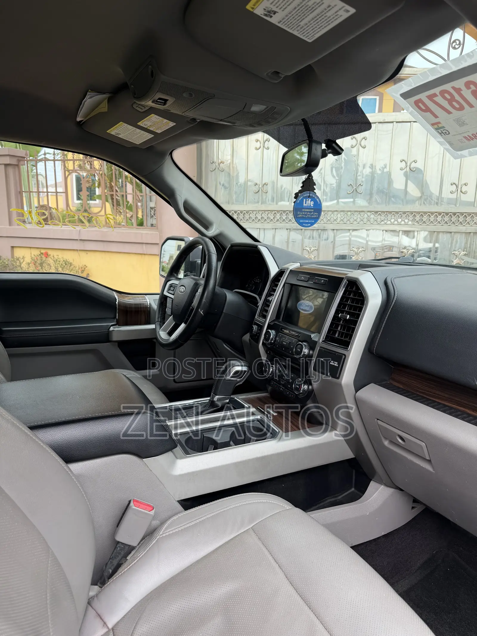Ford F-150 Lariat 4x4 SuperCab Styleside 8 ft. box 163 in. WB 2017