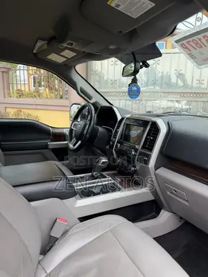 Ford F-150 Lariat 4x4 SuperCab Styleside 8 ft. box 163 in. WB 2017