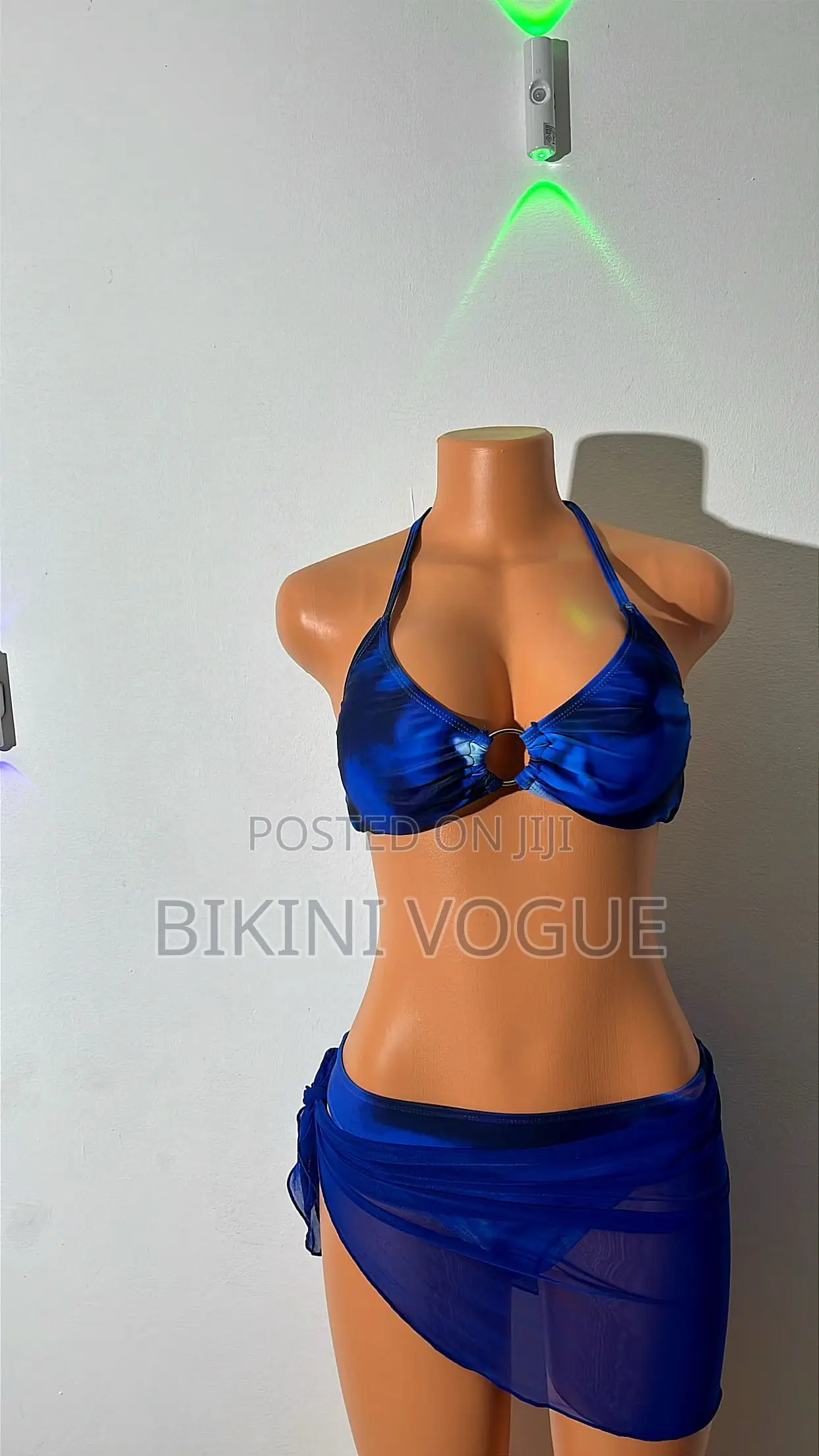 Bikini/ Swimsuit