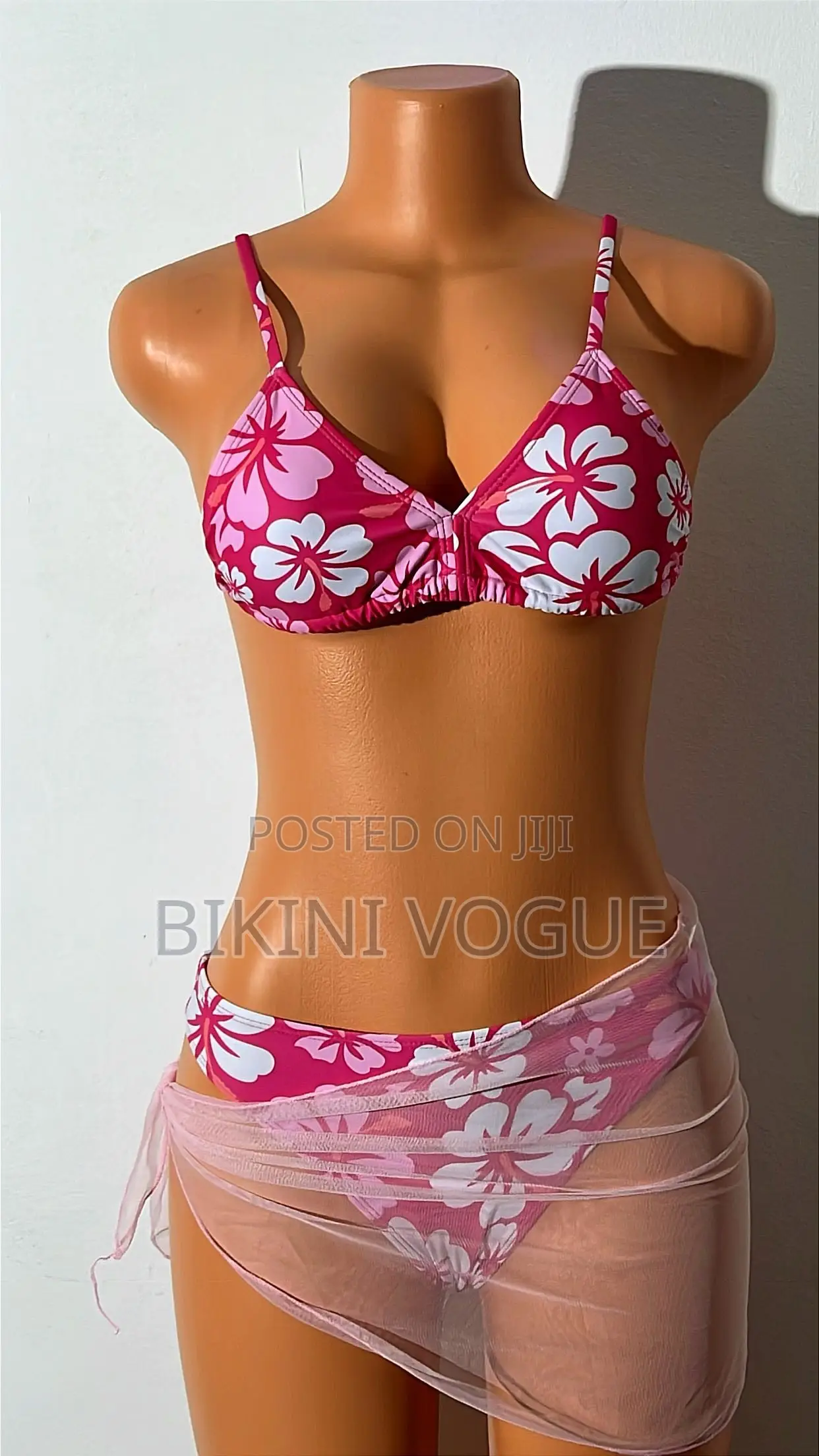 Bikini/ Swimsuit