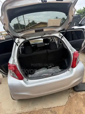 Toyota Vitz 2012 Silver