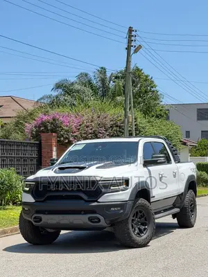 RAM 1500 2022 White