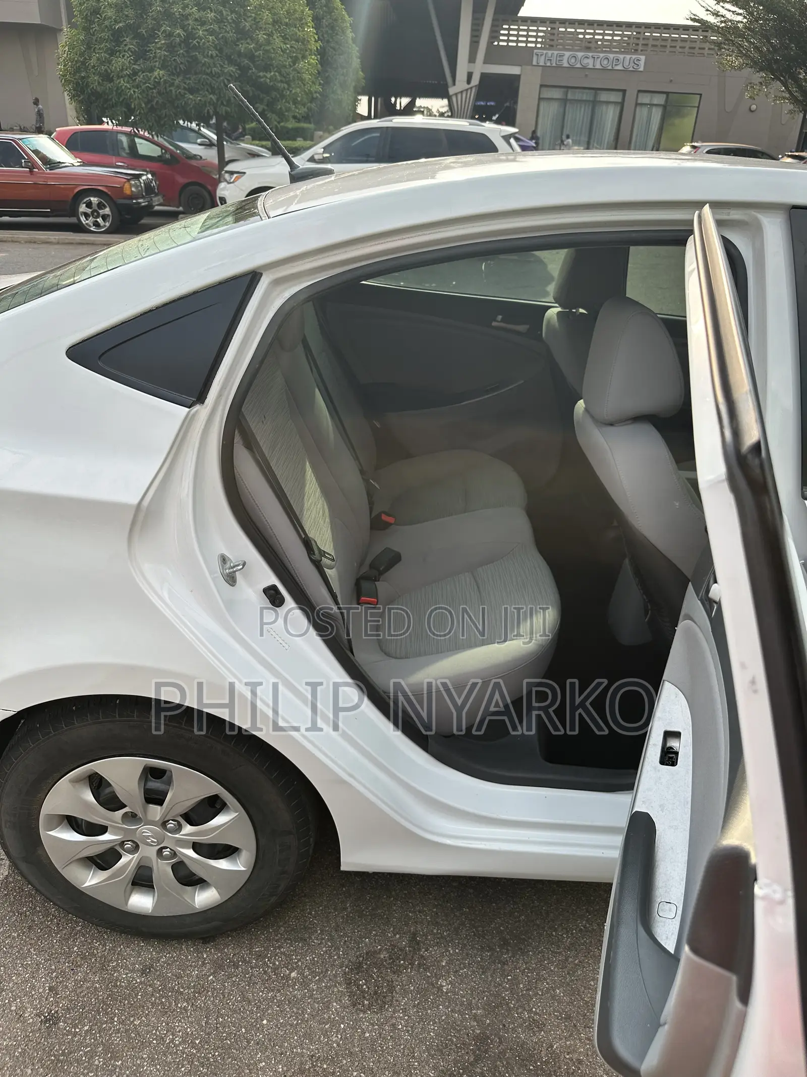 Hyundai Accent SE Sedan 2017 White