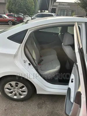 Hyundai Accent SE Sedan 2017 White