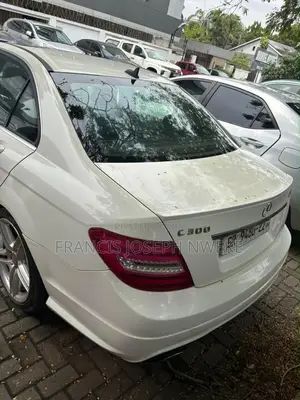 Mercedes-Benz C300 Luxury 4Matic Sedan AWD (3.5L 6cyl 7A) 2013 White